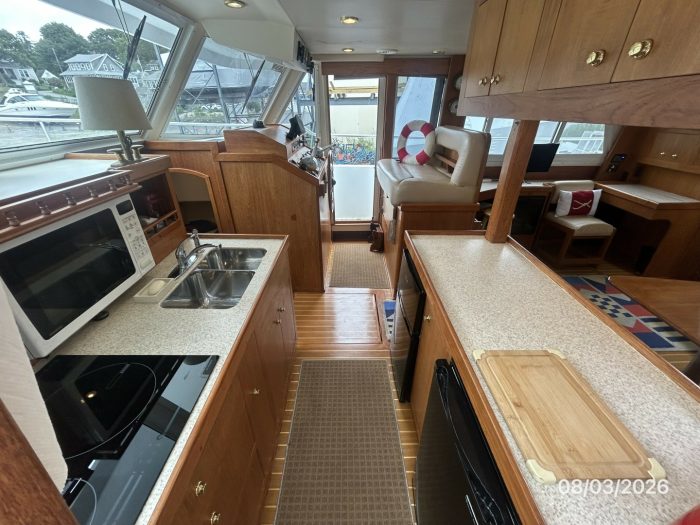 salon, Mainship 430 Trawler, trawler for sale