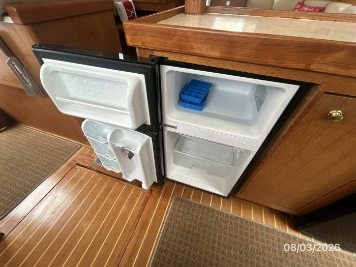 interior, Mainship 430 Trawler, trawler for sale