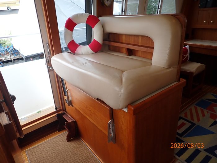 salon, Mainship 430 Trawler, trawler for sale