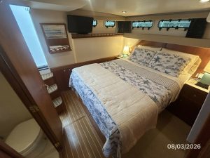 bed, Mainship 430 Trawler, trawler for sale
