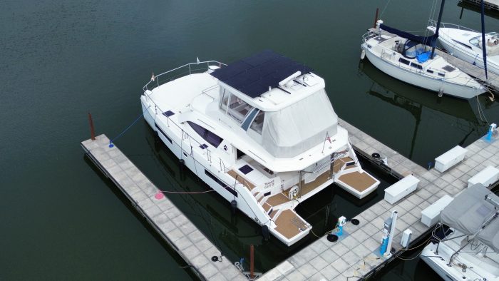 exterior, Leopard 43 PowerCat, power catamaran for sale