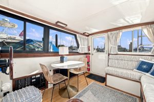 salon, Camano 31 Troll, trawler for sale