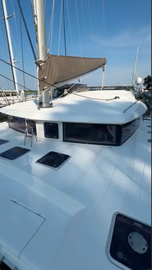 deck, Lagoon 421, catamaran for sale