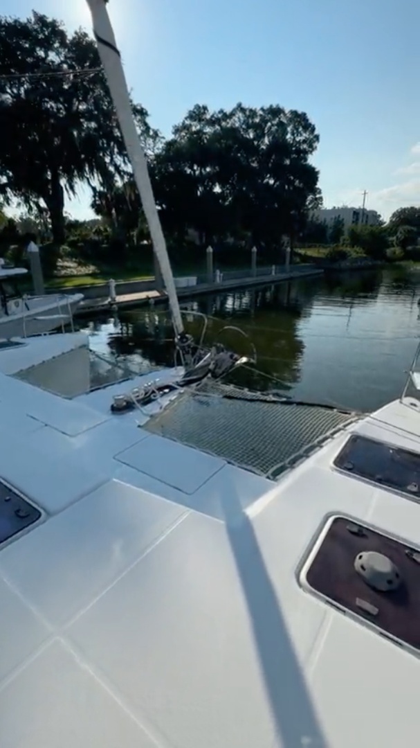 deck, Lagoon 421, catamaran for sale