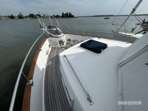 deck, Grand Banks 42 Classic, trawler for sale