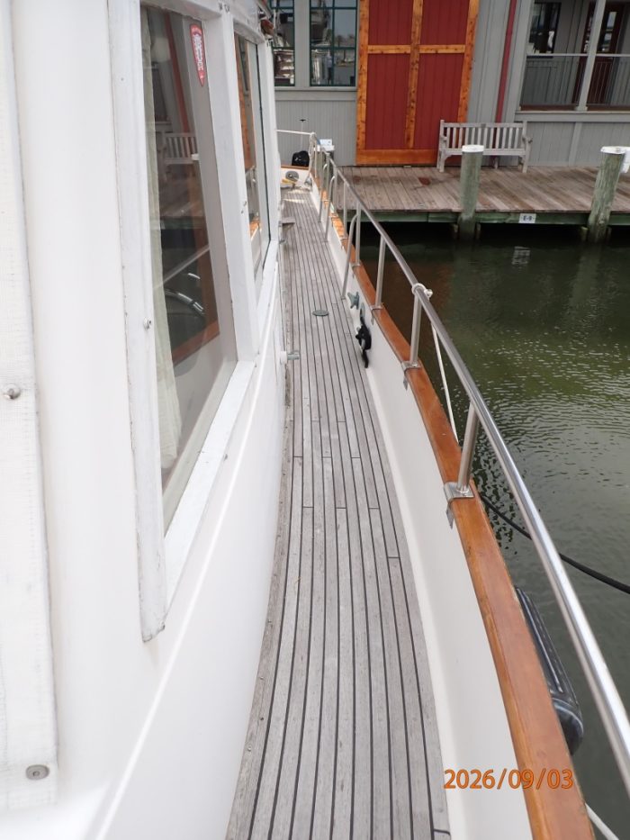 deck, Grand Banks 42 Classic, trawler for sale