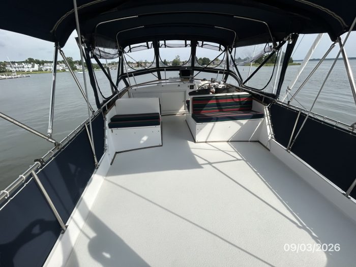 cockpit, Grand Banks 42 Classic, trawler for sale