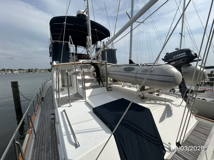 deck, Grand Banks 42 Classic, trawler for sale