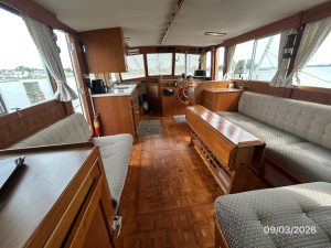 salon, Grand Banks 42 Classic, trawler for sale