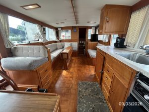 salon, Grand Banks 42 Classic, trawler for sale