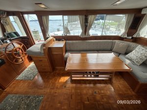 salon, Grand Banks 42 Classic, trawler for sale