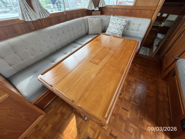 salon, Grand Banks 42 Classic, trawler for sale