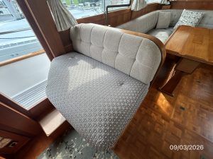salon, Grand Banks 42 Classic, trawler for sale