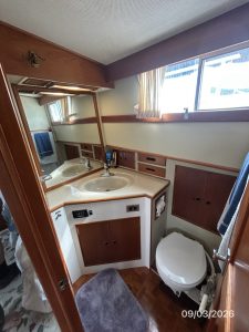 bath, Grand Banks 42 Classic, trawler for sale