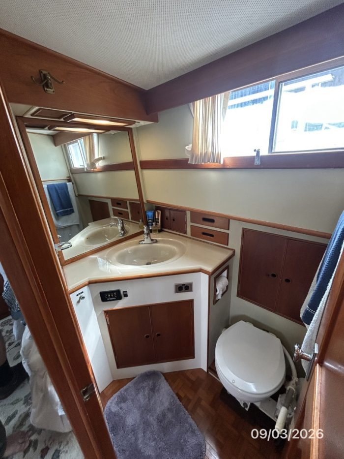 bath, Grand Banks 42 Classic, trawler for sale