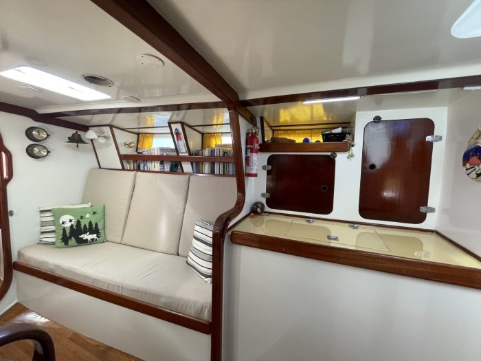 salon, Corbin 39 Mark I, sailboat for sale