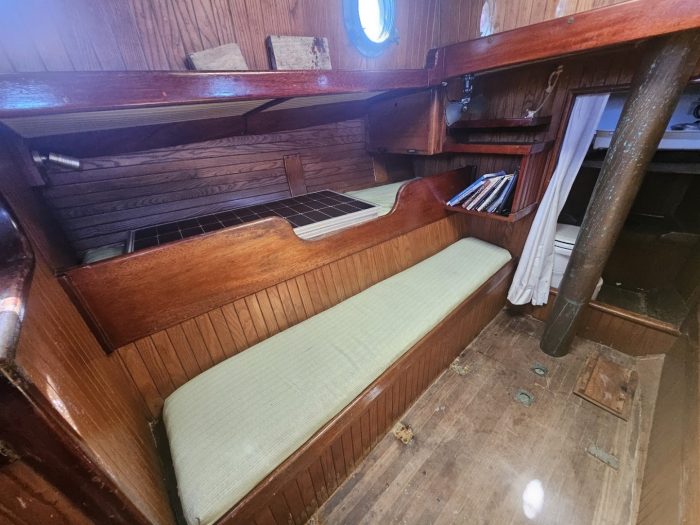 bed, Bristol 28 Channel Cutter, sailboat for sale