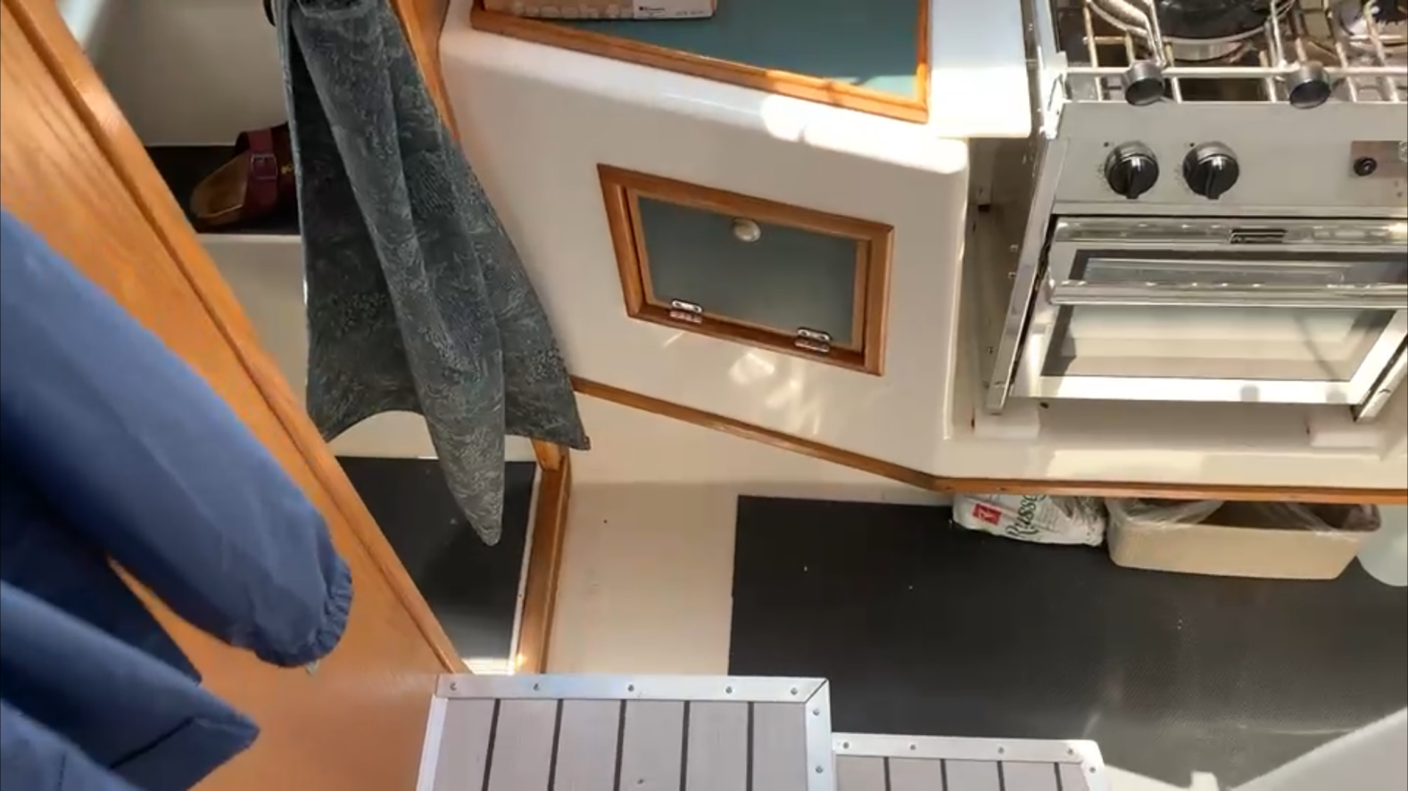 interior, Summer Twins 28, catamaran for sale