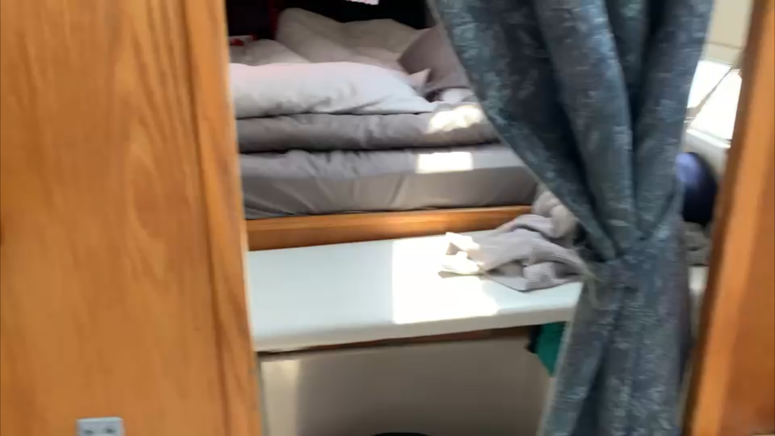 bed, Summer Twins 28, catamaran for sale