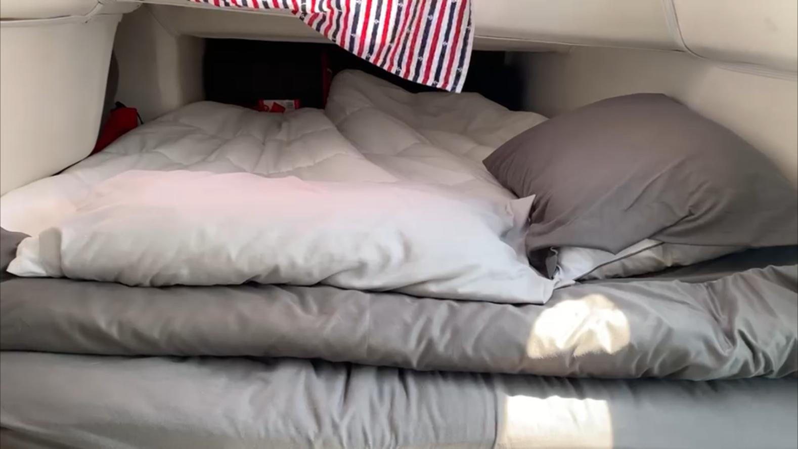 bed, Summer Twins 28, catamaran for sale
