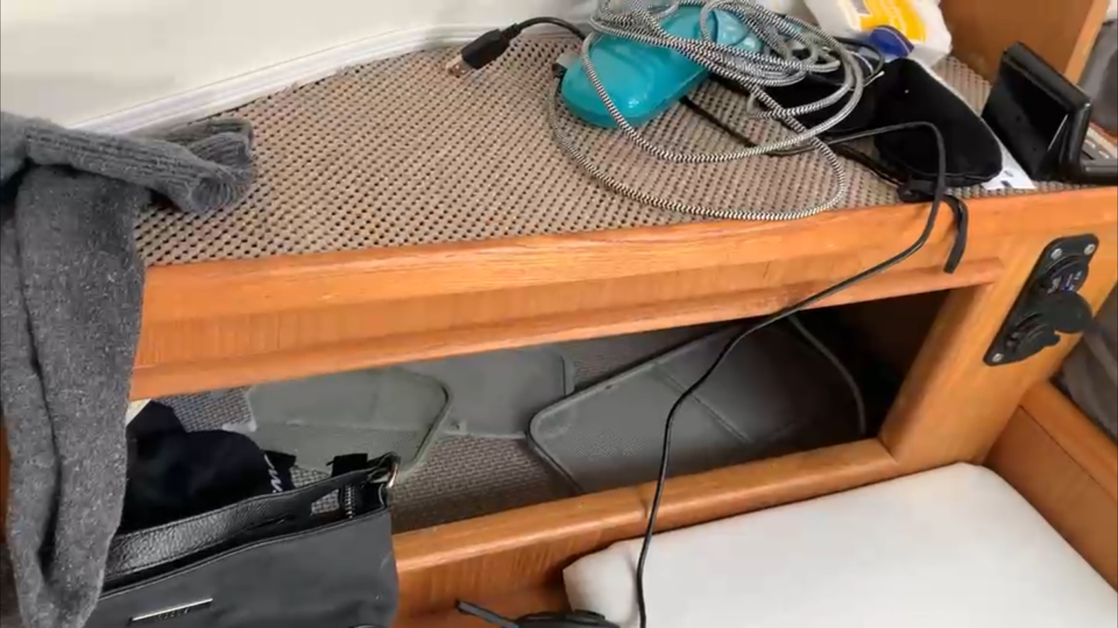 interior, Summer Twins 28, catamaran for sale