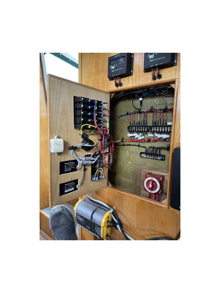 electrical, Summer Twins 28, catamaran for sale