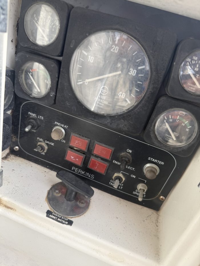helm, Jeanneau JY51, sailboat for sale