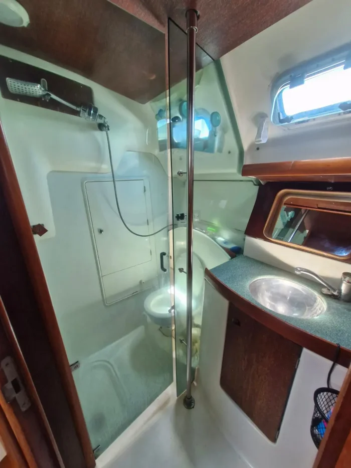 bath, Jeanneau 37 Sun Odyssey, sailboat for sale