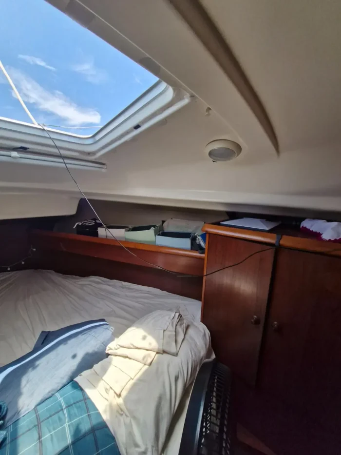 bed, Jeanneau 37 Sun Odyssey, sailboat for sale