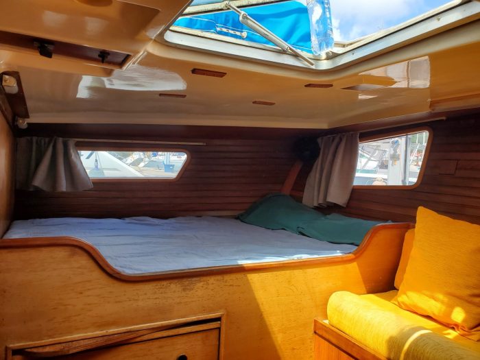 bed, Wauquiez 43 Amphitrite, sailboat for sale