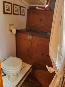 bath, Wauquiez 43 Amphitrite, sailboat for sale