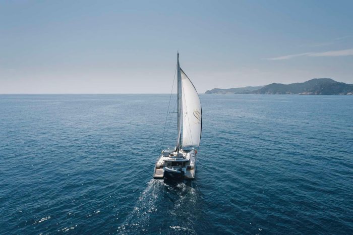 underway, Privilege 580 Signature, catamaran for sale