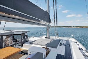 deck, Privilege 580 Signature, catamaran for sale