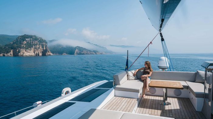 deck, Privilege 580 Signature, catamaran for sale