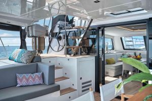 helm, Privilege 580 Signature, catamaran for sale