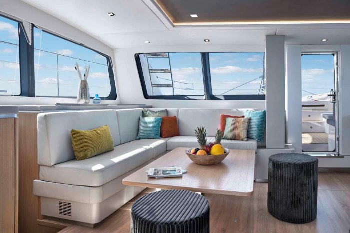 salon, Privilege 580 Signature, catamaran for sale