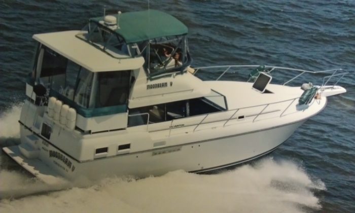 underway, Silverton 34C, trawler for sale