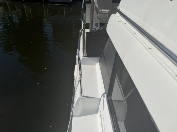 exterior, Silverton 34C, trawler for sale