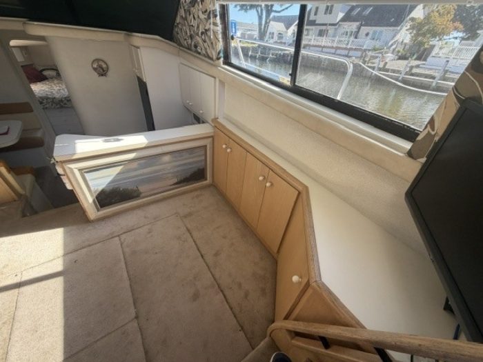 salon, Silverton 34C, trawler for sale
