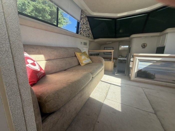 salon, Silverton 34C, trawler for sale
