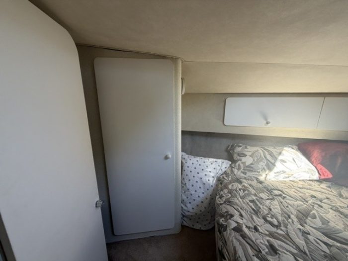 bed, Silverton 34C, trawler for sale