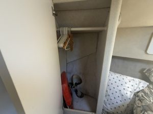 bed, Silverton 34C, trawler for sale