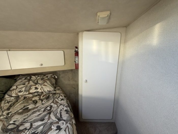 bed, Silverton 34C, trawler for sale