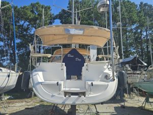 boatyard, Hunter, sailboat for sale