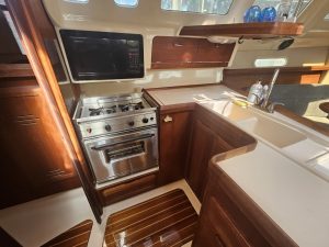 interior, Hunter, sailboat for sale