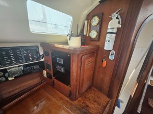 navigation station, Hunter, sailboat for sale