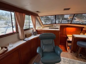 salon, Californian 48 Sundeck, trawler for sale