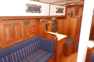 salon, Valiant 42, sailboat for sale