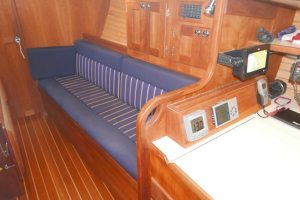 salon, Valiant 42, sailboat for sale