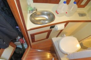 bath, Valiant 42, sailboat for sale